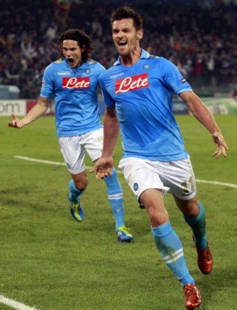 仍然保持着 仍然保持着